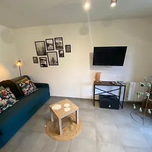https://appartement-douillet-proche-gare-terrasse-cave.hotels-rhonealpes.com